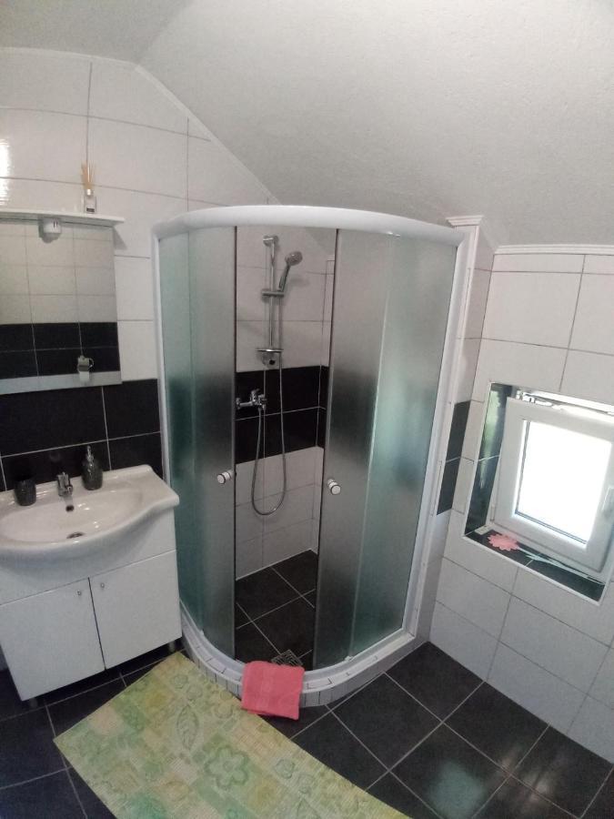 Apartment Gradina Korenica Exteriér fotografie