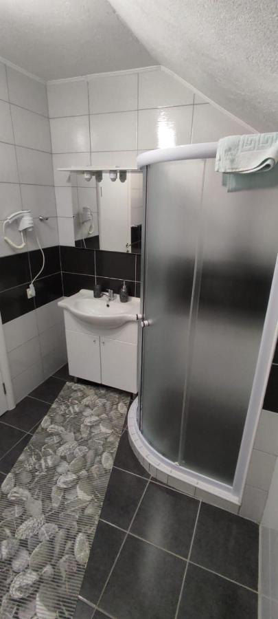 Apartment Gradina Korenica Exteriér fotografie