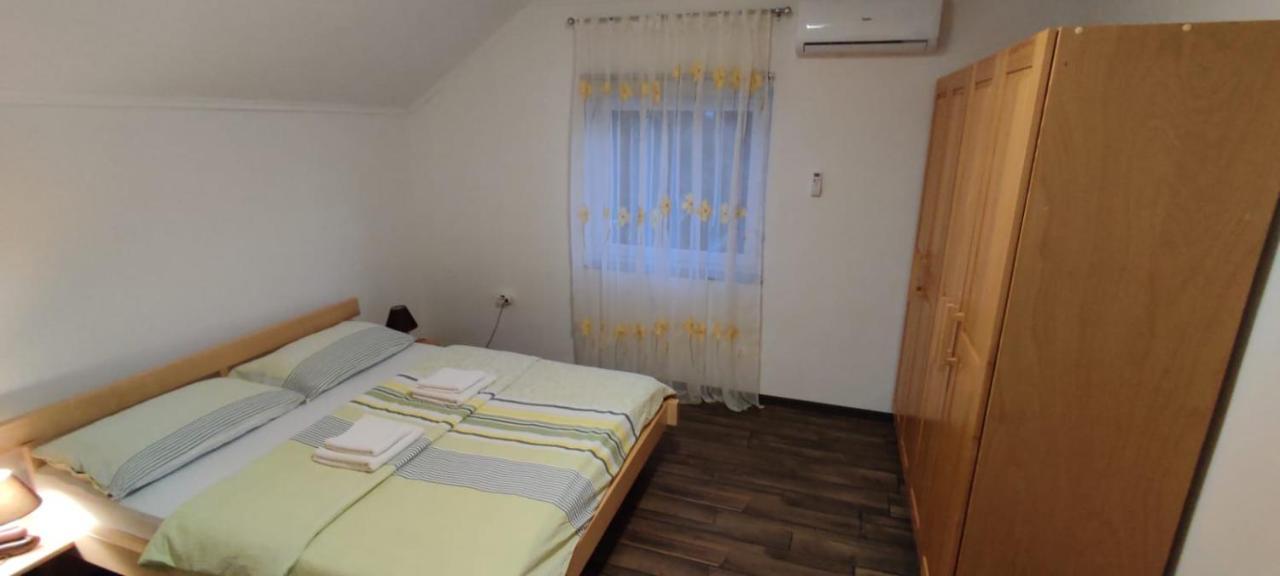Apartment Gradina Korenica Exteriér fotografie